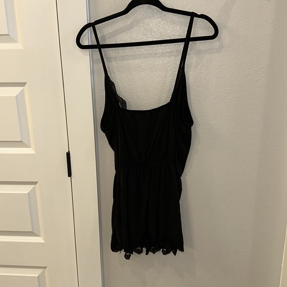 EUC Black Yummy Plus Brand Size 1x Lace Spaghetti Tank Top Solid Black - Picture 8 of 8